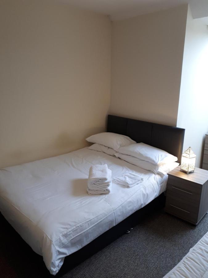 Marvellous Meridian Maisonette Ifield Екстериор снимка